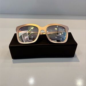 Laura Akins x DIFF Sunglasses